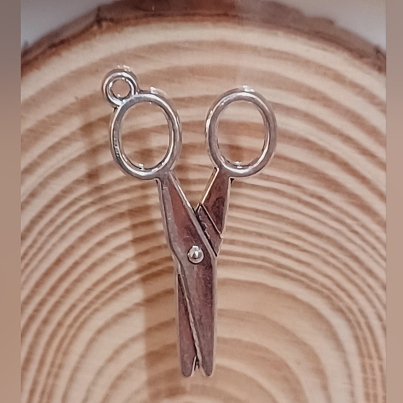 Scissor Charm - Picture 4 of 7